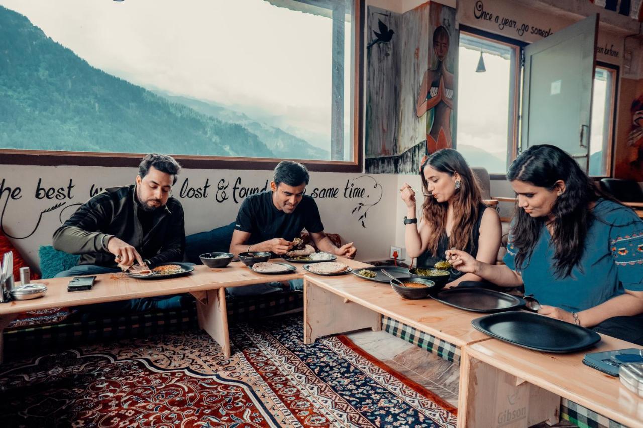 Cafe Monkbase- Food And Stay Manāli Екстериор снимка
