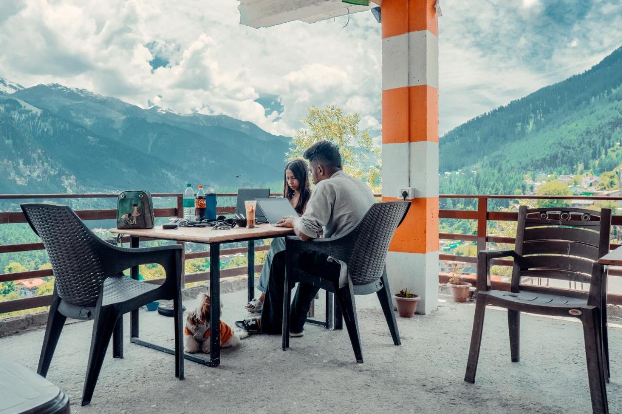 Cafe Monkbase- Food And Stay Manāli Екстериор снимка