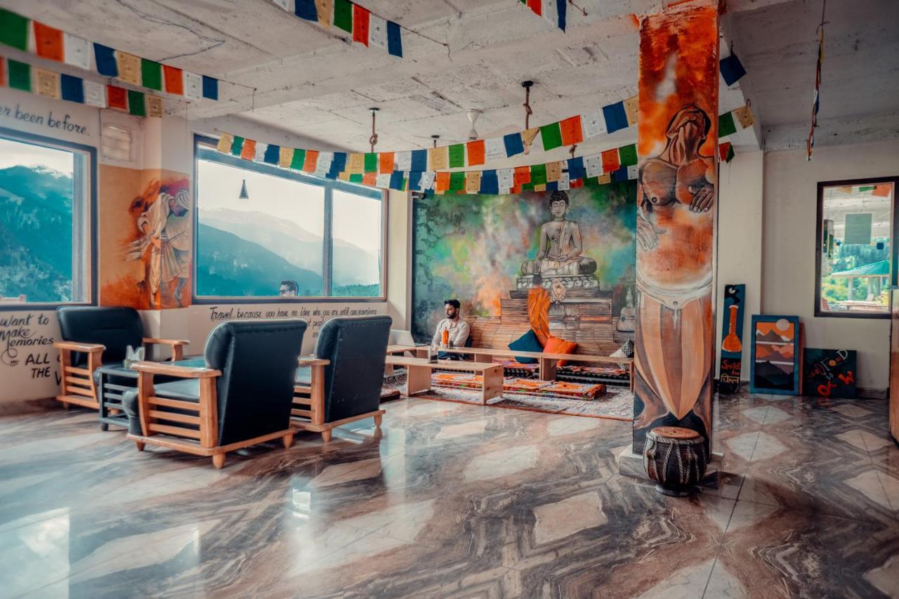 Cafe Monkbase- Food And Stay Manāli Екстериор снимка