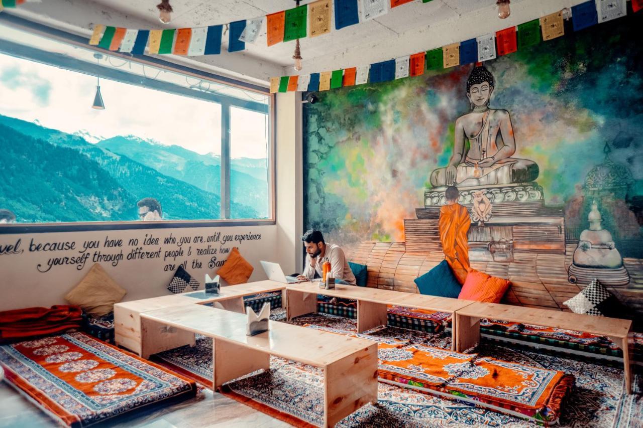 Cafe Monkbase- Food And Stay Manāli Екстериор снимка